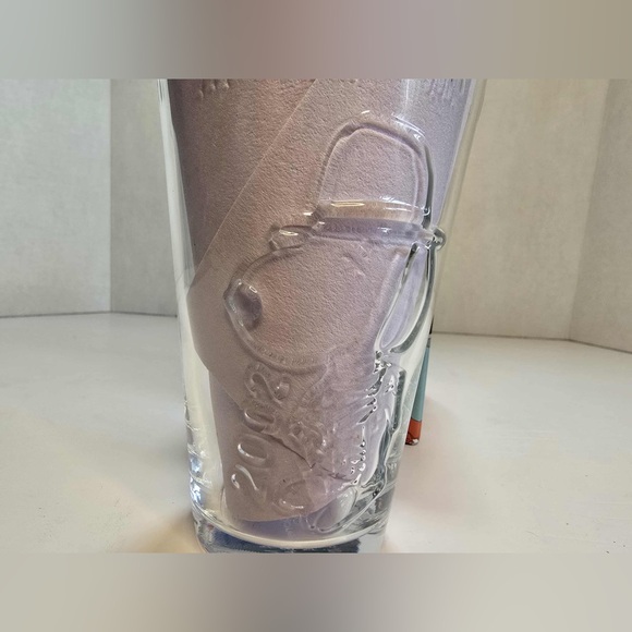 McDonalds Hello Kitty X Snoopy Collectors Edition Glass CANADA Exclusive 2024 - Picture 3 of 3